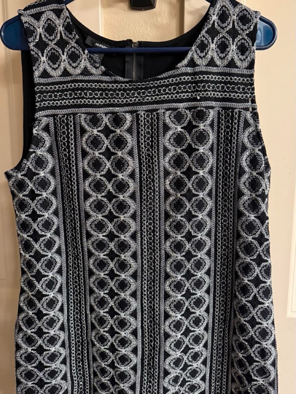Alfani Black Dressy geometric sleeveless embroidered blouse Size L
